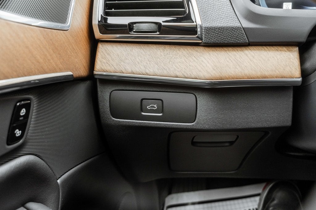 2025 Volvo XC90 B6 Plus 7-Seater