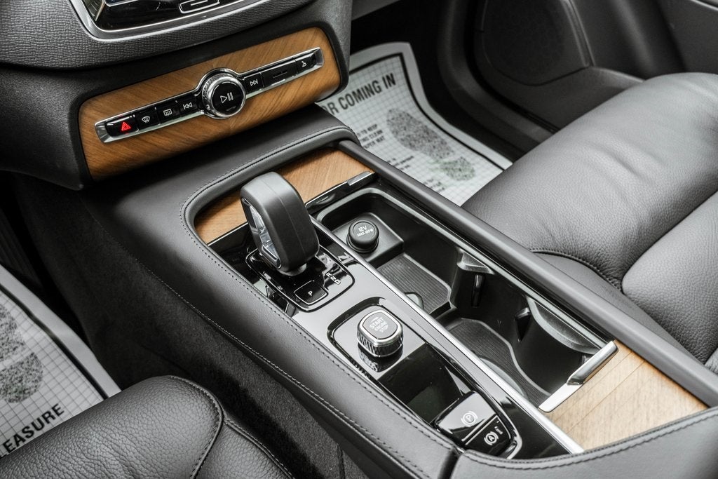 2025 Volvo XC90 B6 Plus 7-Seater