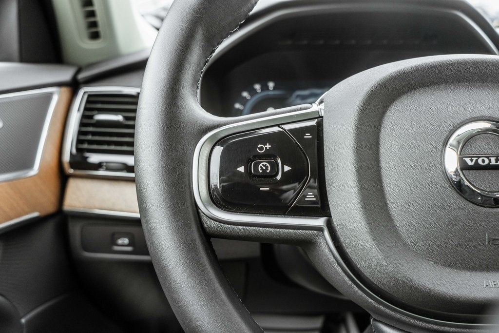 2025 Volvo XC90 B6 Plus 7-Seater