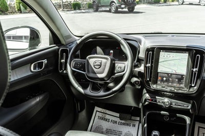 2025 Volvo XC40 B5 Plus Dark Theme