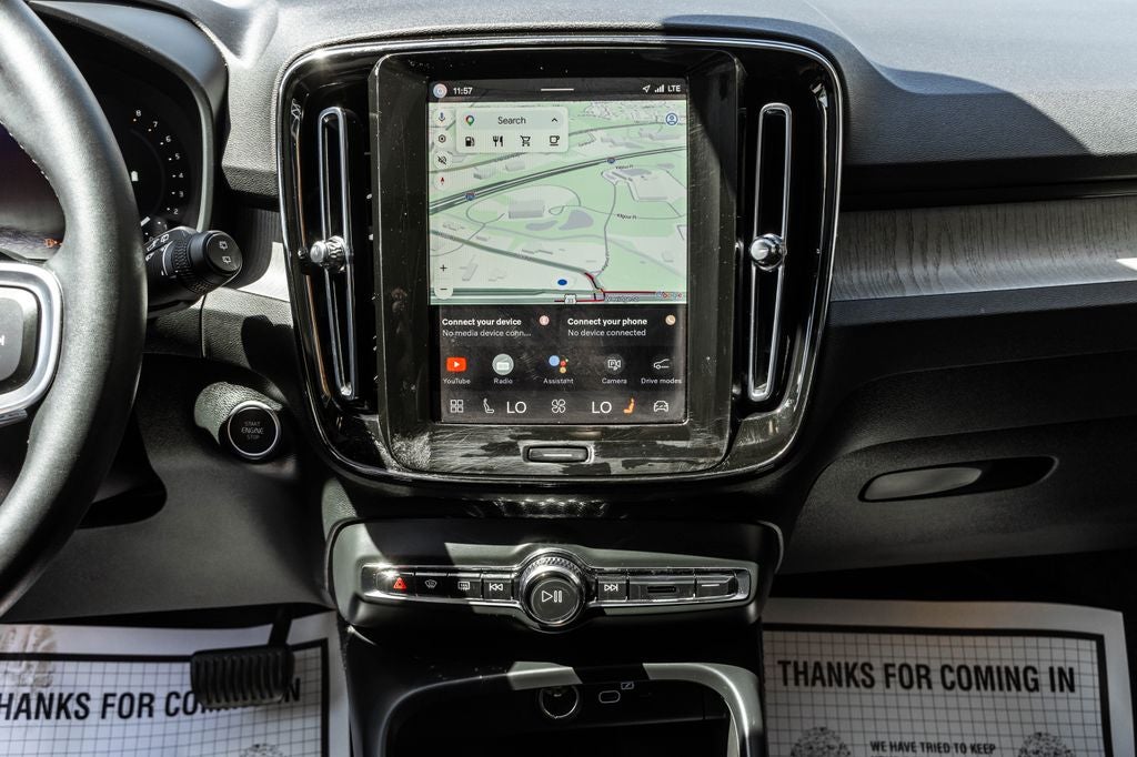 2025 Volvo XC40 B5 Plus Dark Theme