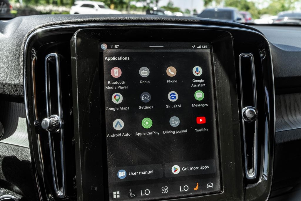 2025 Volvo XC40 B5 Plus Dark Theme