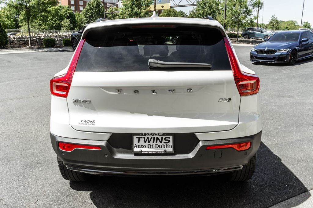 2025 Volvo XC40 B5 Plus Dark Theme