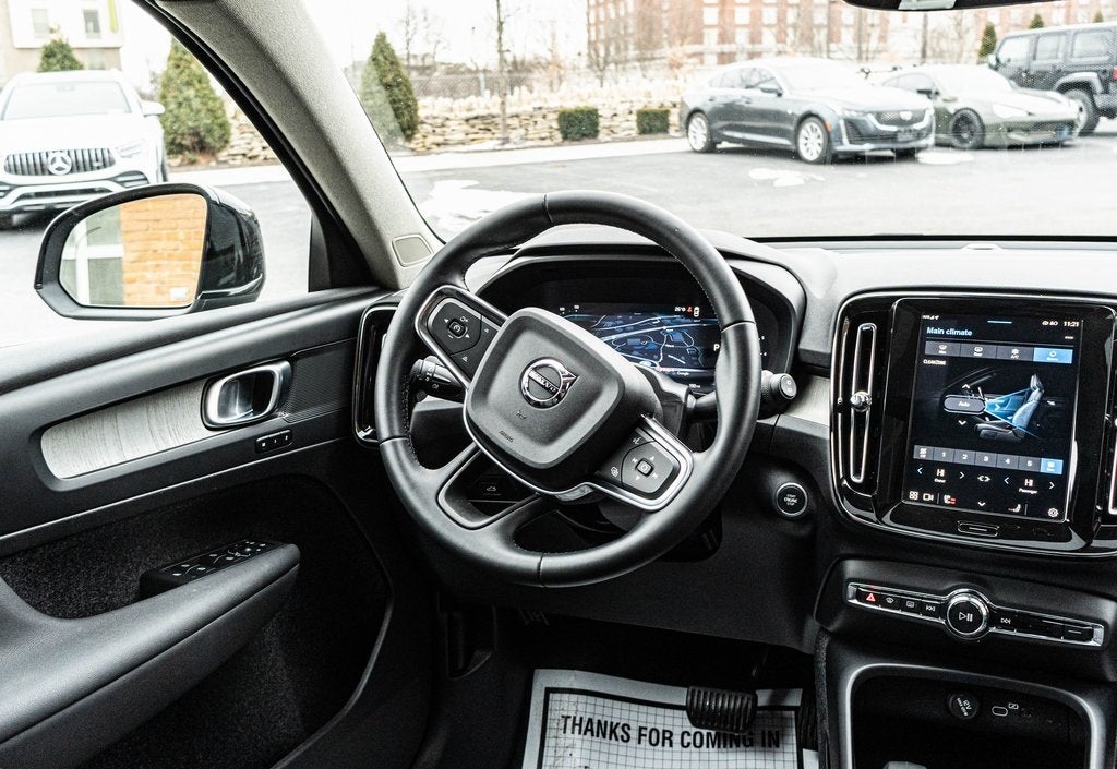 2025 Volvo XC40 B5 Core
