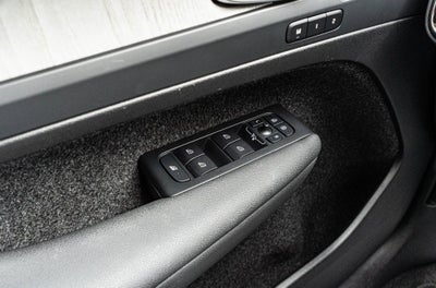 2025 Volvo XC40 B5 Core