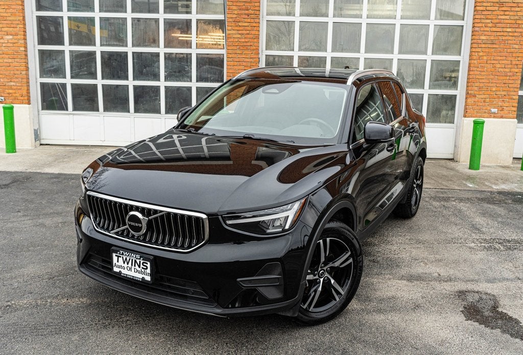 2025 Volvo XC40 B5 Core