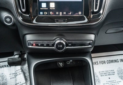 2025 Volvo XC40 B5 Core