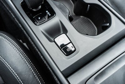 2025 Volvo XC40 B5 Core