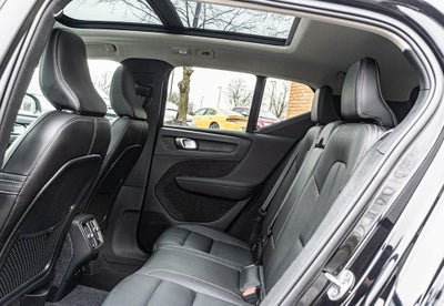 2025 Volvo XC40 B5 Core