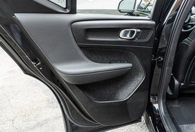 2025 Volvo XC40 B5 Core