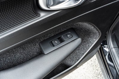 2025 Volvo XC40 B5 Core