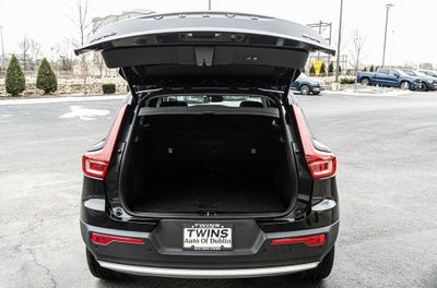 2025 Volvo XC40 B5 Core