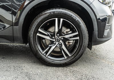 2025 Volvo XC40 B5 Core