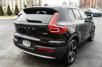 2025 Volvo XC40 B5 Core