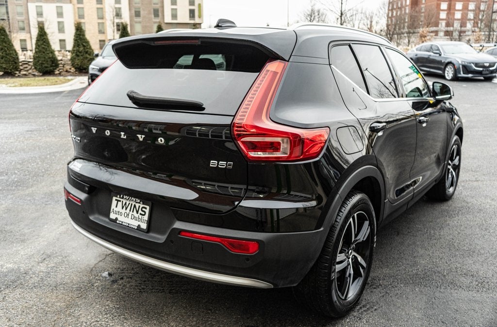 2025 Volvo XC40 B5 Core