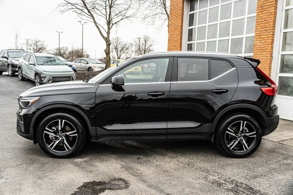 2025 Volvo XC40 B5 Core