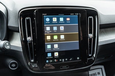 2025 Volvo XC40 B5 Core