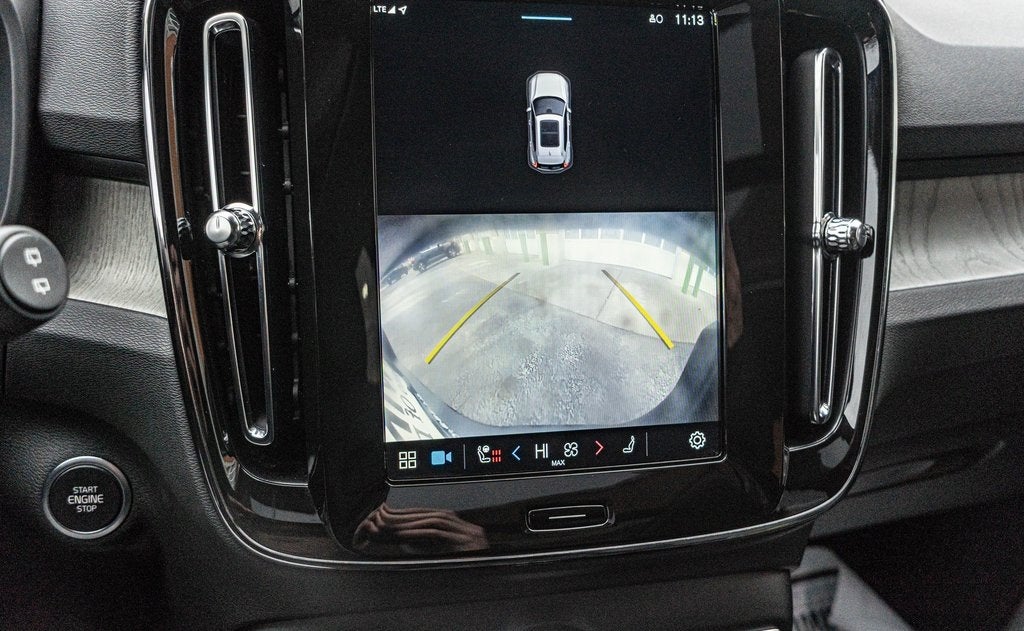 2025 Volvo XC40 B5 Core