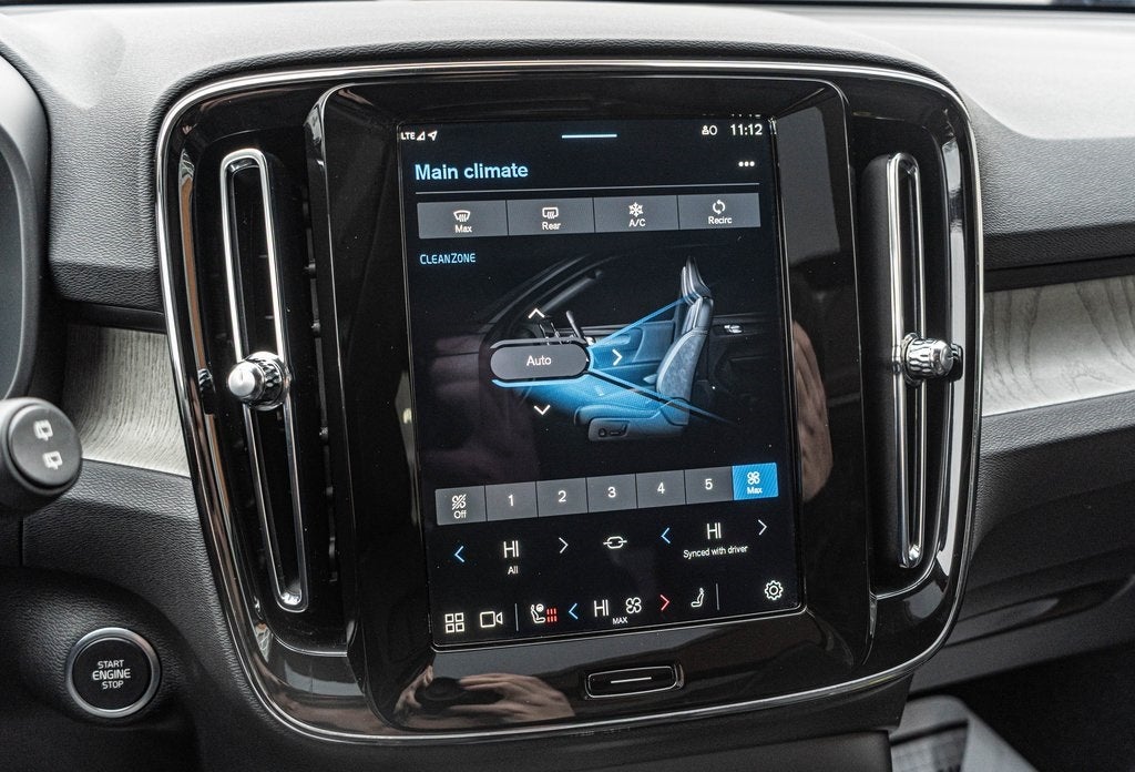 2025 Volvo XC40 B5 Core