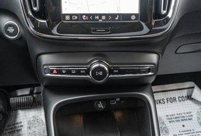 2025 Volvo XC40 B5 Core