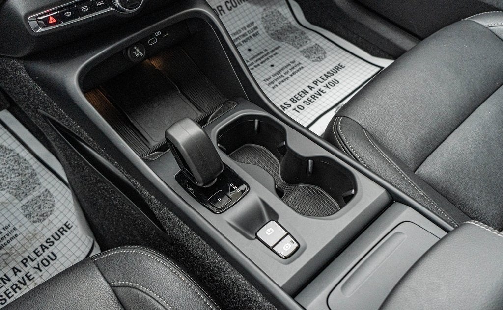 2025 Volvo XC40 B5 Core