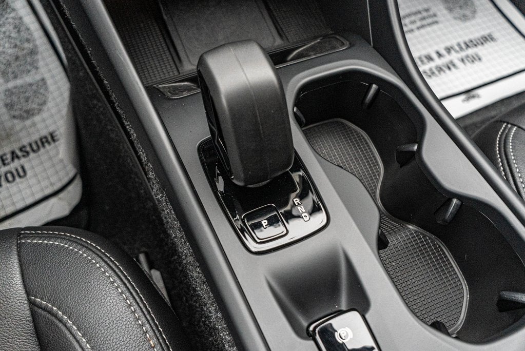 2025 Volvo XC40 B5 Core