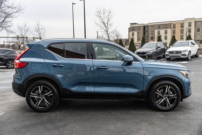 2025 Volvo XC40 B5 Core