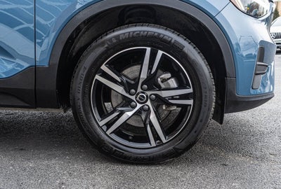 2025 Volvo XC40 B5 Core