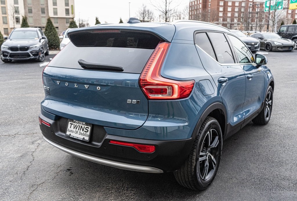 2025 Volvo XC40 B5 Core