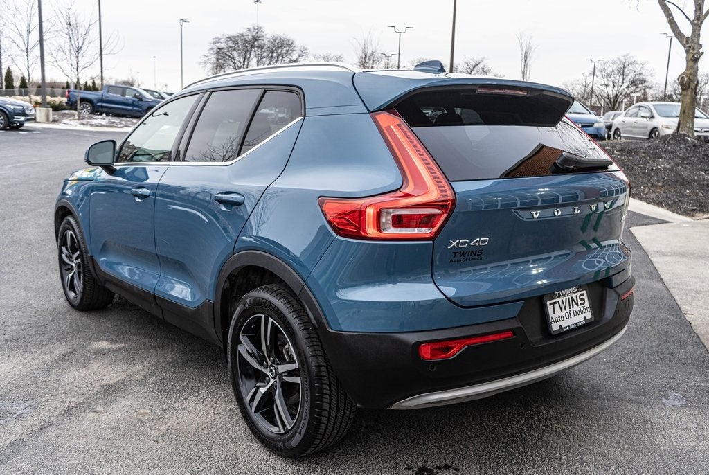 2025 Volvo XC40 B5 Core