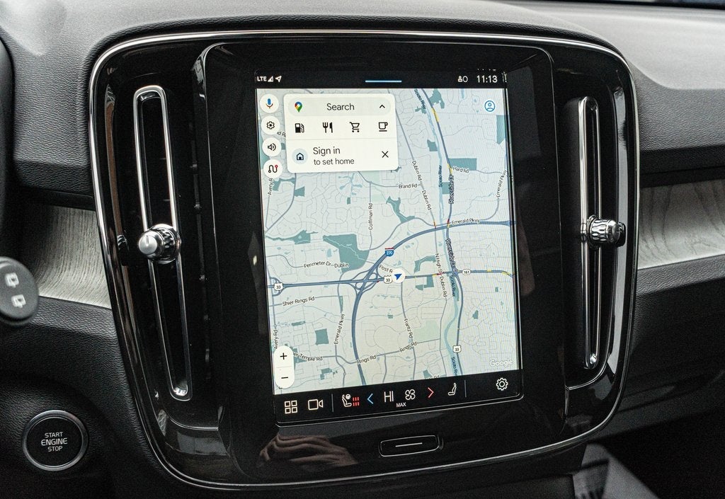 2025 Volvo XC40 B5 Core