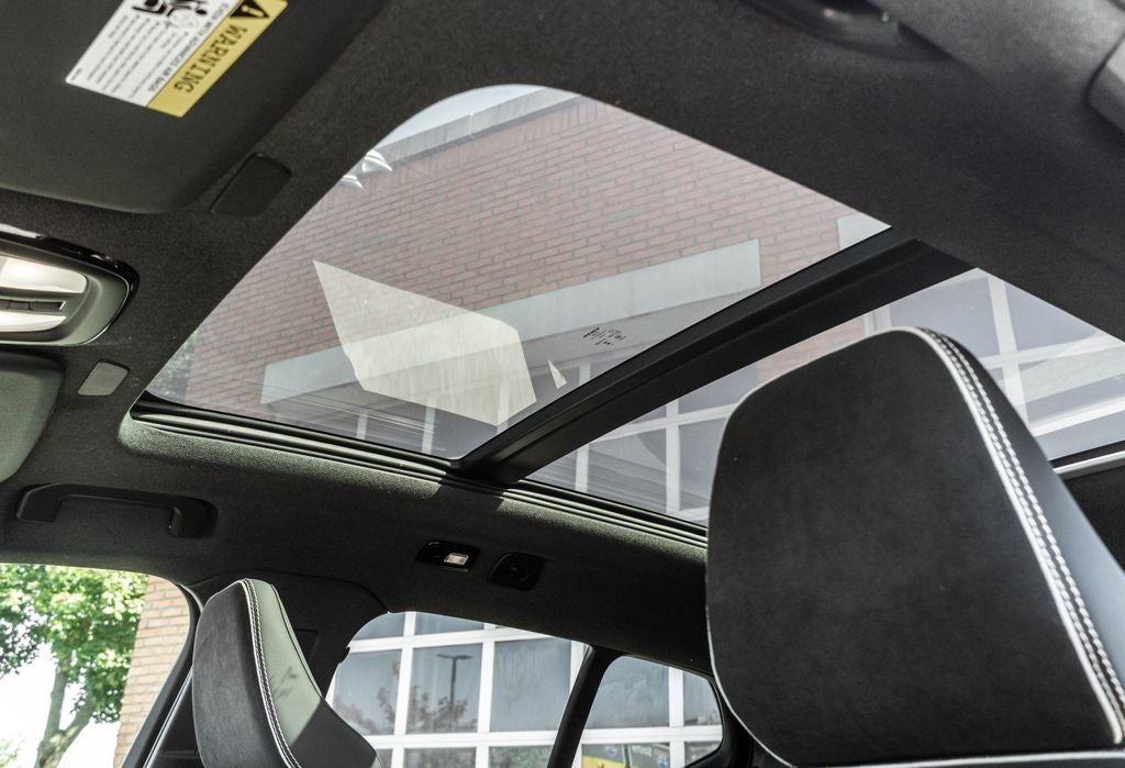 2024 Volvo XC40 B5 Plus Dark Theme