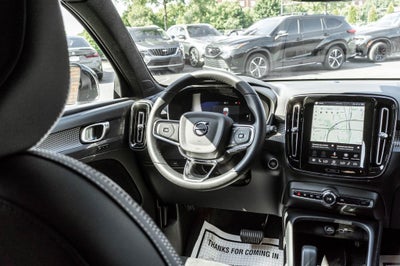 2024 Volvo XC40 B5 Plus Dark Theme