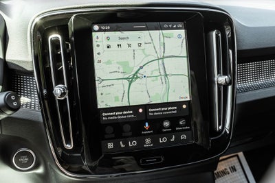 2024 Volvo XC40 B5 Plus Dark Theme
