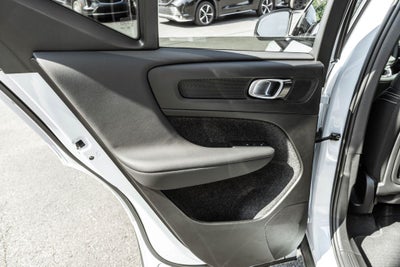 2024 Volvo XC40 B5 Plus Dark Theme
