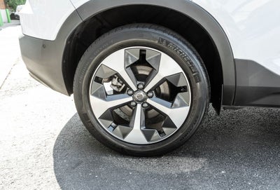 2024 Volvo XC40 B5 Plus Dark Theme