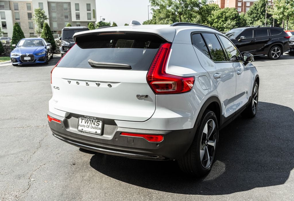2024 Volvo XC40 B5 Plus Dark Theme