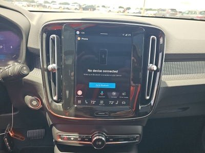2024 Volvo XC40 B5 Plus Dark Theme